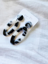 Load image into Gallery viewer, Tortoiseshell Resin - BOW
